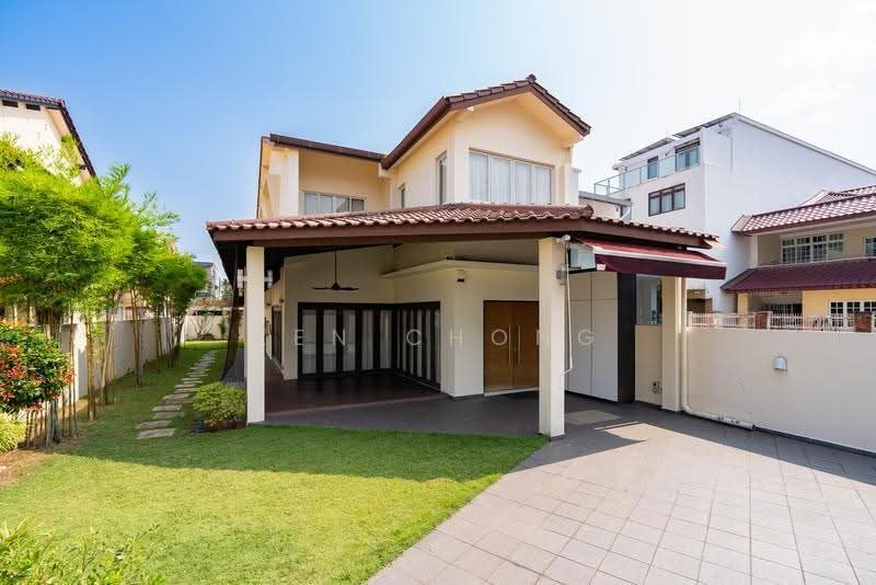 Beautiful Semi Detach Landed House — photo 2