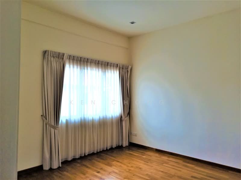 Beautiful Semi Detach Landed House — photo 11