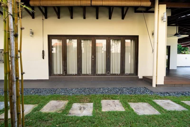 Beautiful Semi Detach Landed House — photo 18
