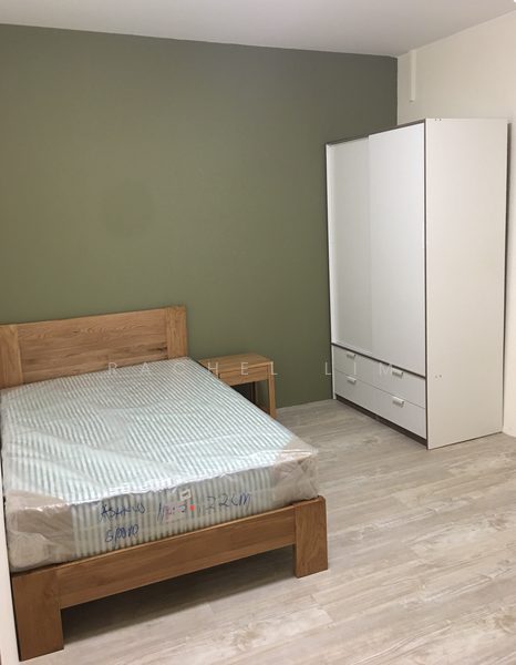 Common Room (for 1 person only) - Shared Bathroom (Dunlop/Rowell) - No Cooking — photo 1