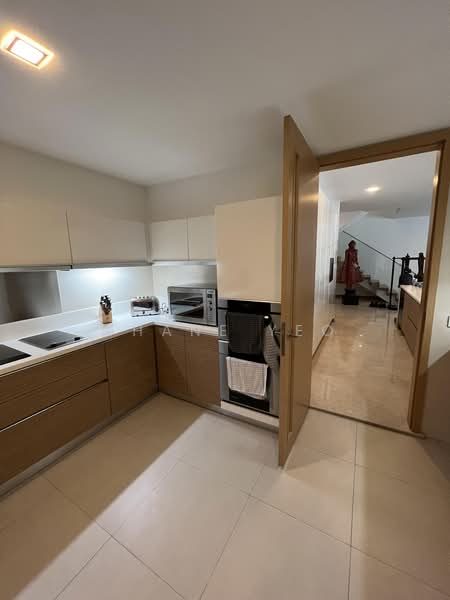Marina Bay Residences — photo 8