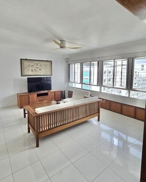 647 Pasir Ris Drive 10 — photo 1