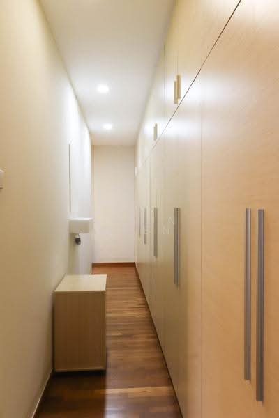 Tastefully renovated hugh Corner Terrace for rent near Kovan MRT! — photo 5
