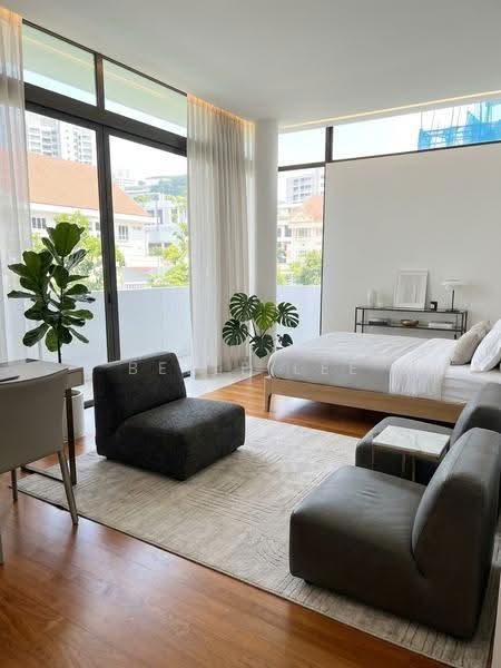 Bartley Rise Delightfully Renovated 6 bedrooms Detached House Near MRT Close To Schools — photo 3