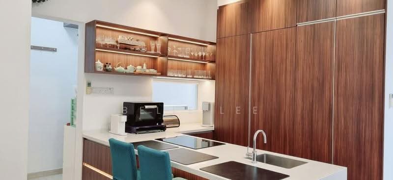 Bartley Rise Delightfully Renovated 6 bedrooms Detached House Near MRT Close To Schools — photo 5
