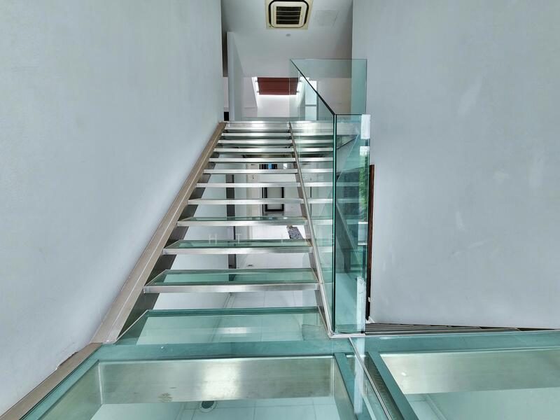 The Atrium House of Bukit Timah. Full of Natural Light!Professional Cinema Room — photo 9