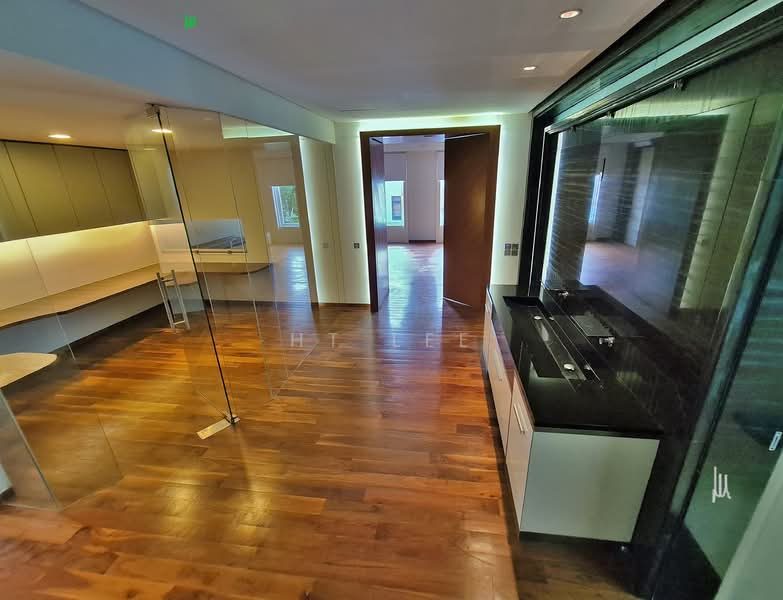 The Atrium House of Bukit Timah. Full of Natural Light!Professional Cinema Room — photo 15