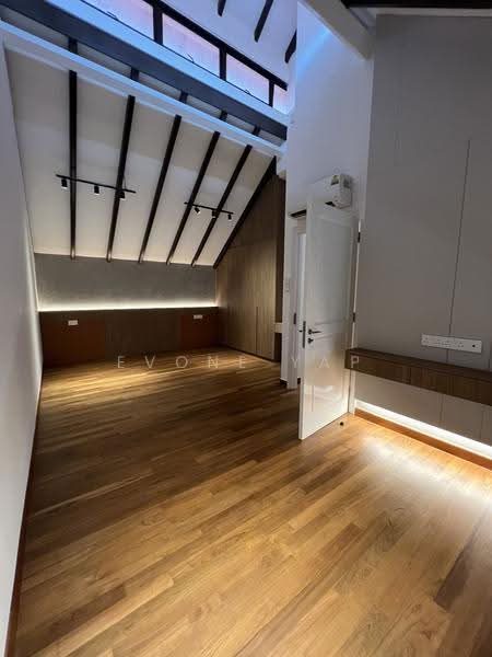 Rare Chinatown Heritage Shophouse Home — Just 5 Mins to MRT — photo 7