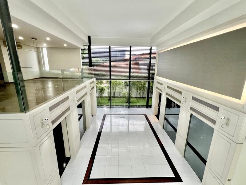 8.9533345 Stunning Gcb with lawn, pool and built in lift for rent — photo 6