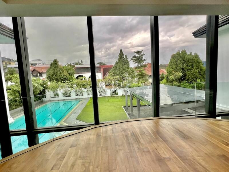 8.9533345 Stunning Gcb with lawn, pool and built in lift for rent — photo 10