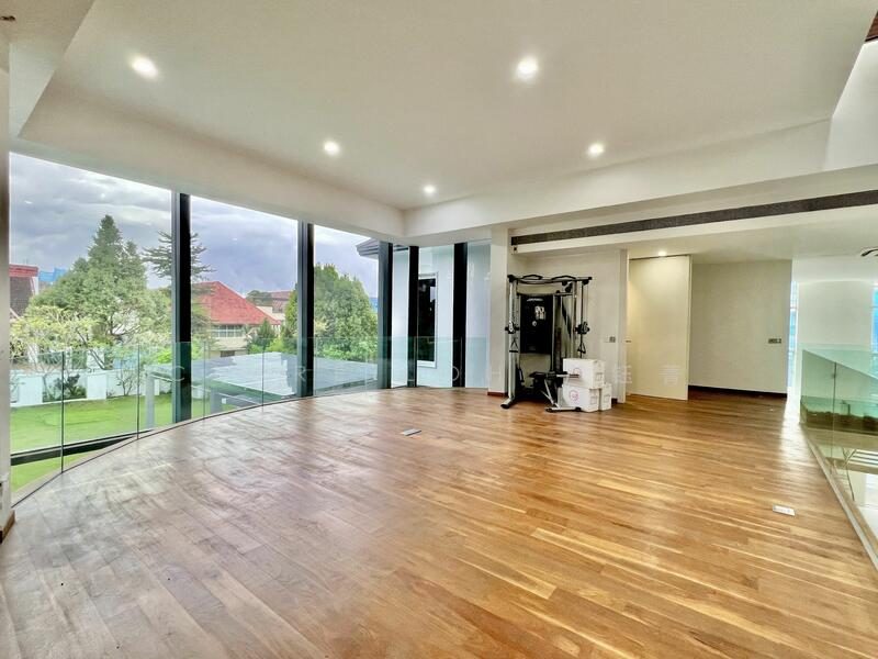 8.9533345 Stunning Gcb with lawn, pool and built in lift for rent — photo 11