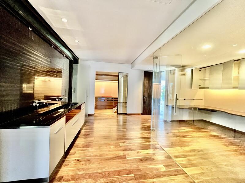 8.9533345 Stunning Gcb with lawn, pool and built in lift for rent — photo 15