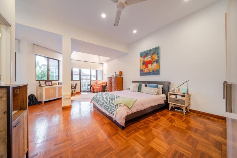 Charming Renovated Semi-D At Coronation Road West/Coronation Road — photo 7