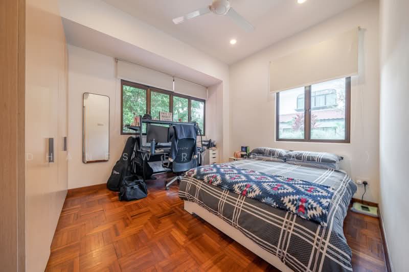Charming Renovated Semi-D At Coronation Road West/Coronation Road — photo 10