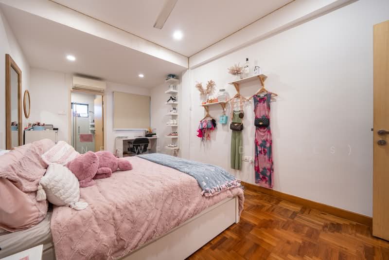 Charming Renovated Semi-D At Coronation Road West/Coronation Road — photo 11