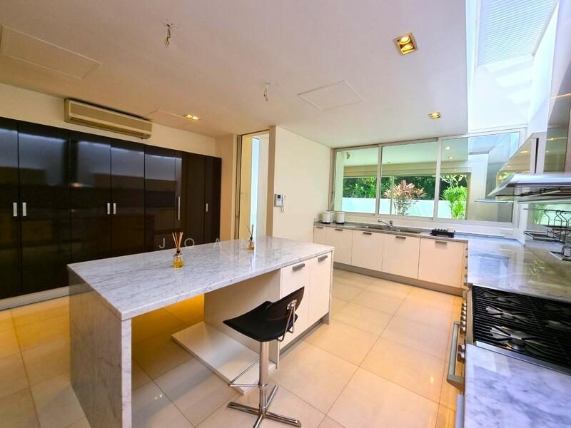 *** NEW LISTING *** MODERN TANGLIN GOOD CLASS BUNGALOW FOR RENT — photo 1