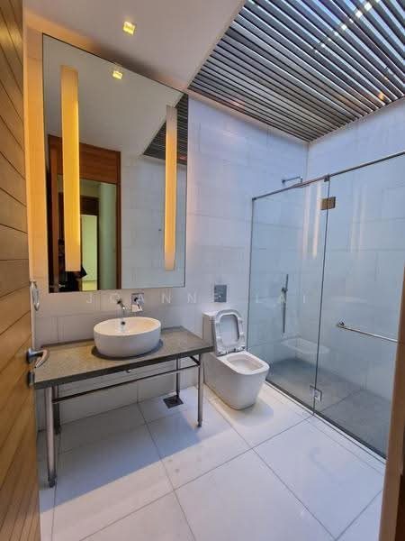 *** NEW LISTING *** MODERN TANGLIN GOOD CLASS BUNGALOW FOR RENT — photo 4