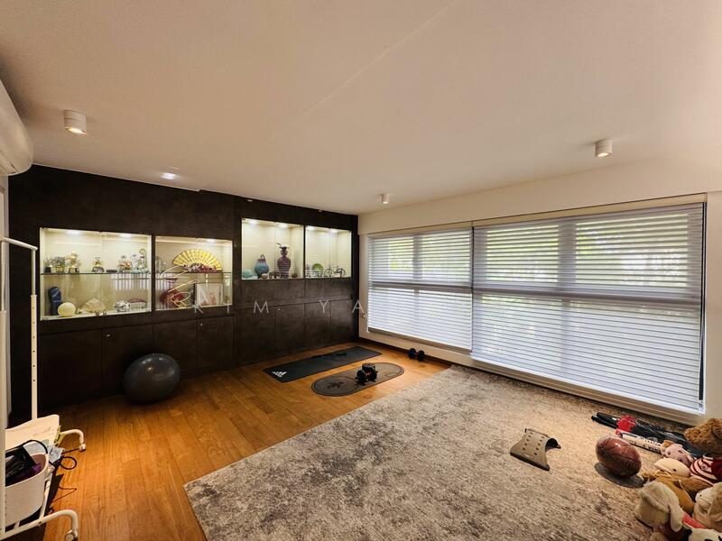 Very New & Freehold Bungalow with Lift & Basement, 6 Bedrooms Ensuite, Kovan MRT &Heartland Mall — photo 12