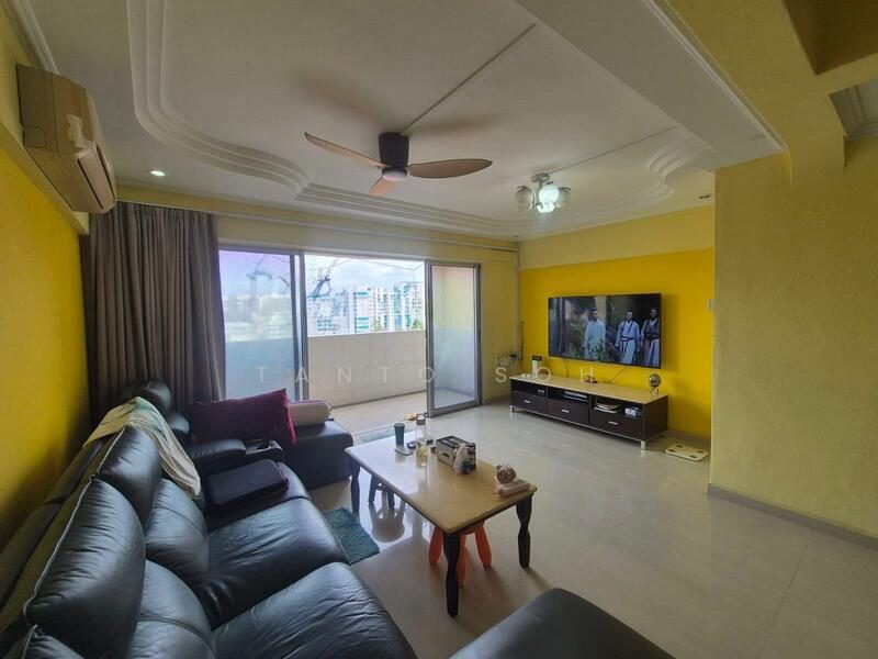 327 Jurong East Street 31 — photo 1