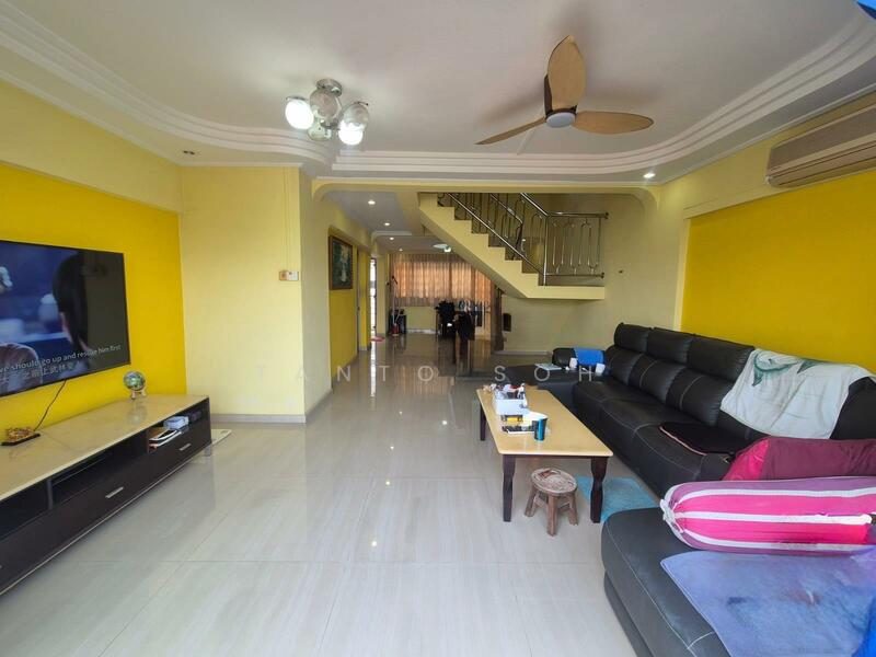 327 Jurong East Street 31 — photo 2