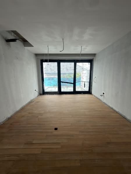 Brand New Freehold 2.5 Storey + Mezzanine Interterrace ❤️ TOP 2026 — photo 2