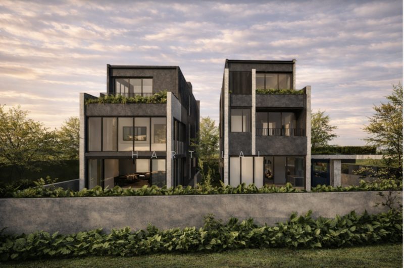 Freehold Brand New Detached Near Holland Road — photo 3