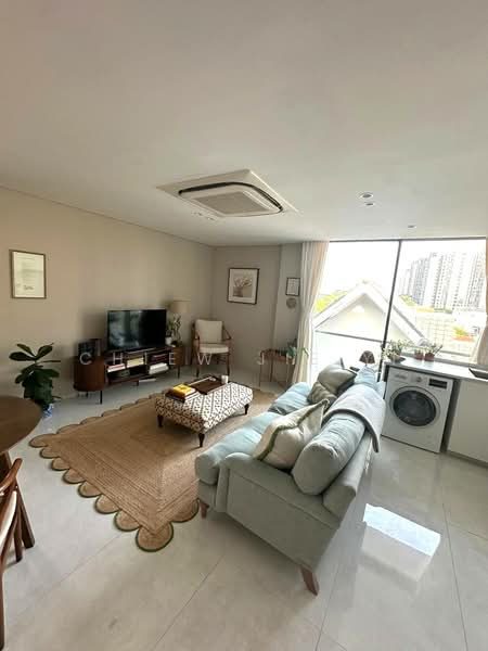 Single Floor 2 Bedroom Unit Within a Landed House — photo 2