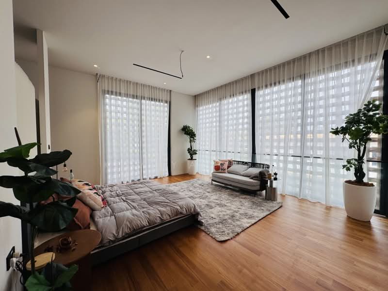 Brand New with Lift & Pool, Modern design with quality Interior & exteror — photo 4