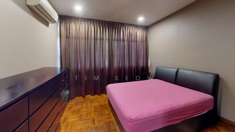3.5sty Corner terr near 2 mrt — photo 9