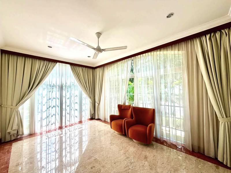 BRENDA ZEE ✧ 945O9938 ✧ GCB with Pool in Holland Road vicinity — photo 3