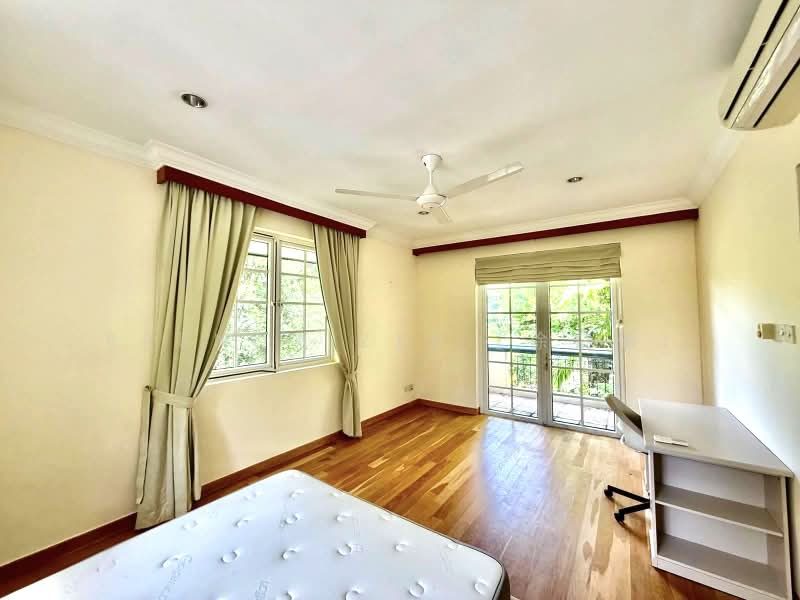 BRENDA ZEE ✧ 945O9938 ✧ GCB with Pool in Holland Road vicinity — photo 11