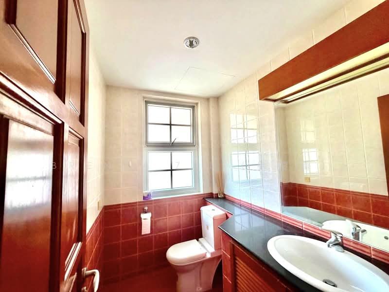 BRENDA ZEE ✧ 945O9938 ✧ GCB with Pool in Holland Road vicinity — photo 16