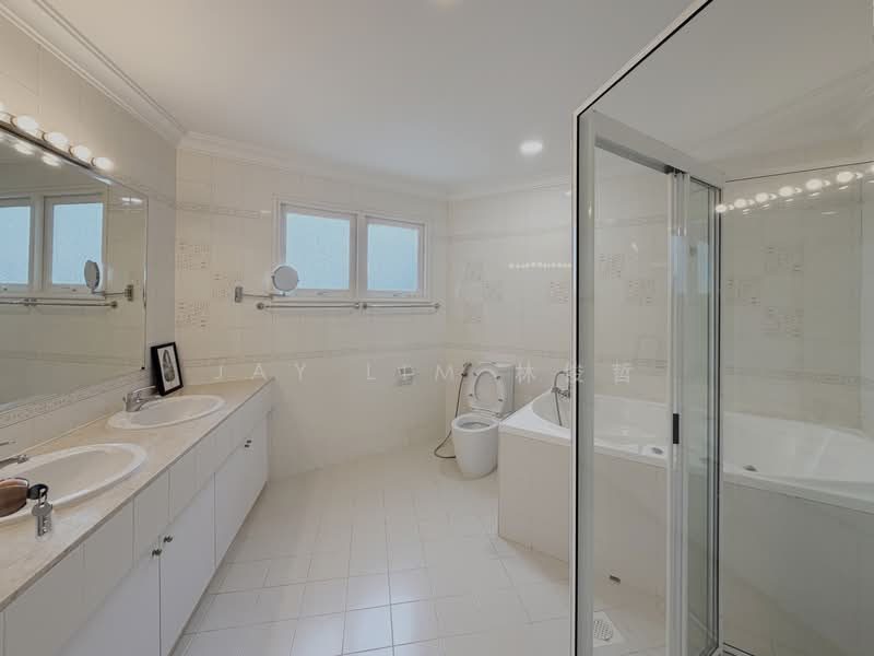 Bungalow nestled in a quiet GCBA enclave, Minutes Walk to KAP MRT, Amenities & Grocer — photo 5