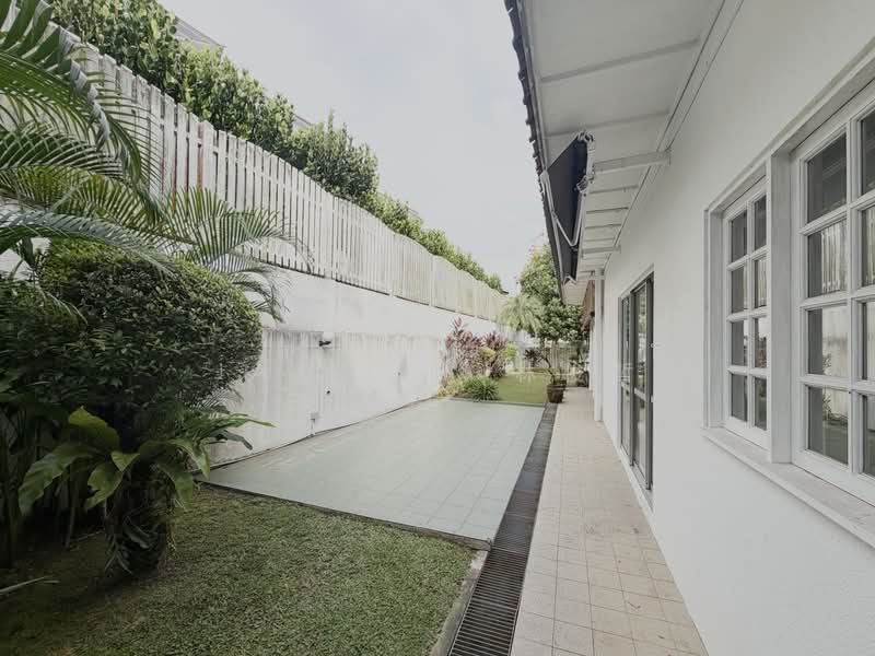Bungalow nestled in a quiet GCBA enclave, Minutes Walk to KAP MRT, Amenities & Grocer — photo 17