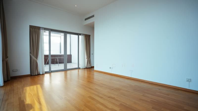Marina Bay Residences — photo 16
