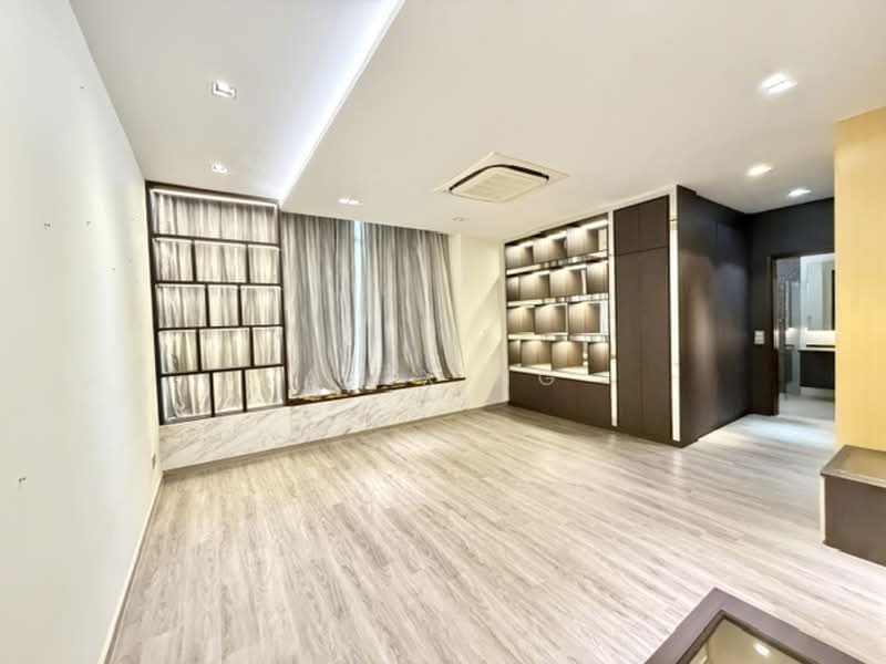 Cheap! 3.5sty Modern Bungalow, Home Lift, Reno, Move in cond, Convenient, Don't Missed! — photo 5