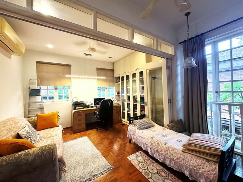 ⭐️ Eminence Landed ⭐️ D20 Charming 2.5 Sty Semi-D @ THOMSON HILLS ESTATE — photo 1
