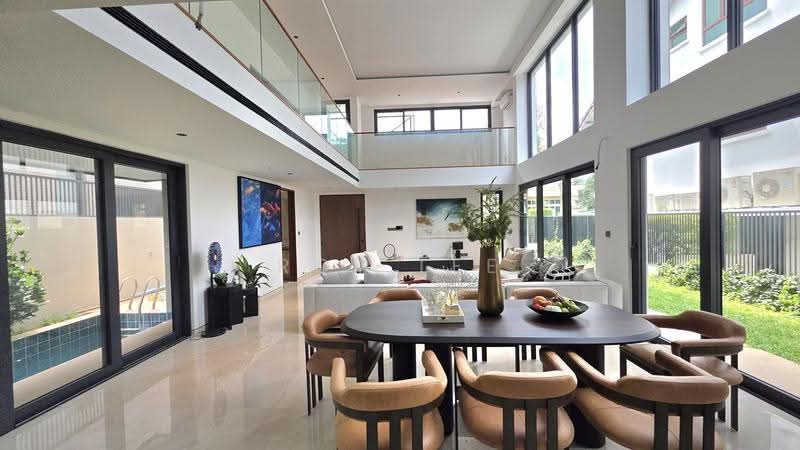 $13.98M Brand New Freehold Detached Pool Lift 5090sf Matlock Rise — photo 2