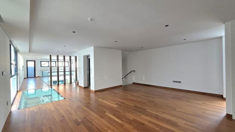 $13.98M Brand New Freehold Detached Pool Lift 5090sf Matlock Rise — photo 6