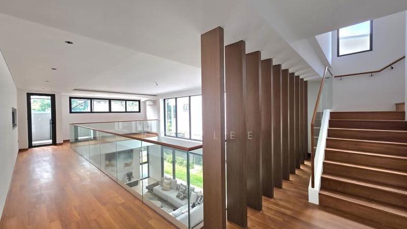 $13.98M Brand New Freehold Detached Pool Lift 5090sf Matlock Rise — photo 7