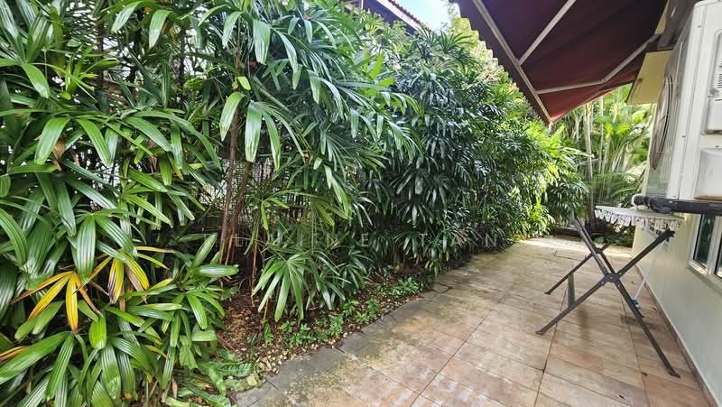 Merryn Road Bungalow with Pool — photo 17