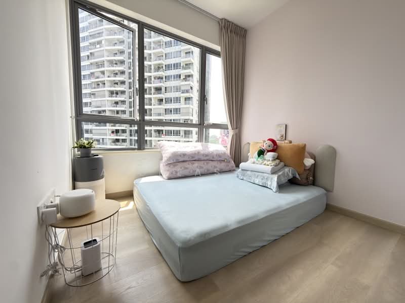 High Park Residences — photo 12