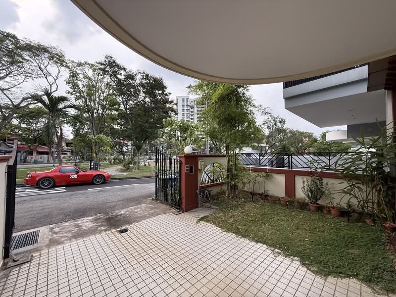 Spacious 5-Bedroom Terrace Home with Red-Brick Attic | Fudu Park — photo 3