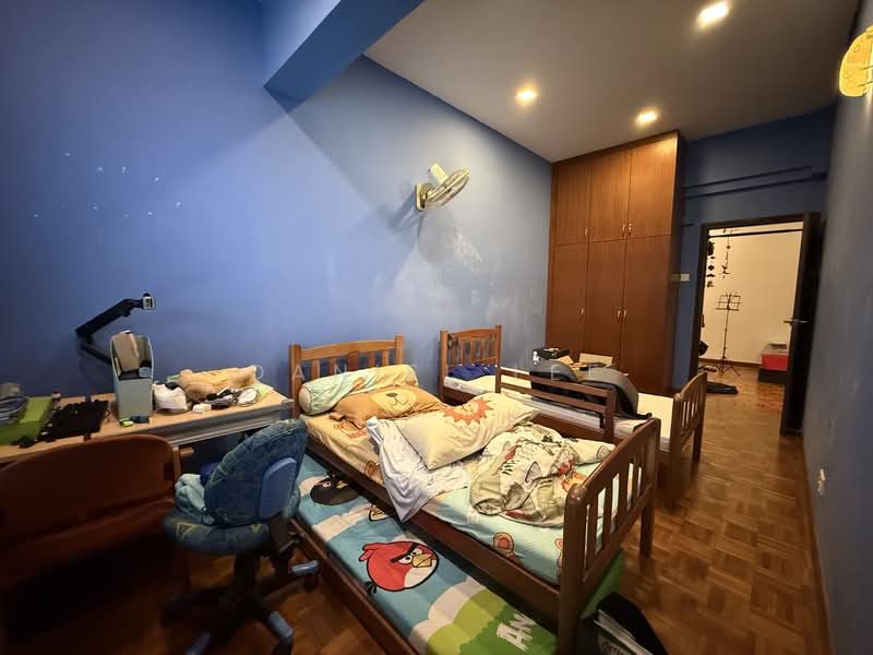 Spacious 5-Bedroom Terrace Home with Red-Brick Attic | Fudu Park — photo 12
