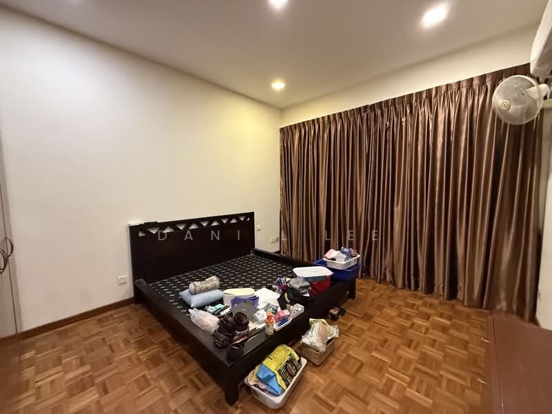 Spacious 5-Bedroom Terrace Home with Red-Brick Attic | Fudu Park — photo 14