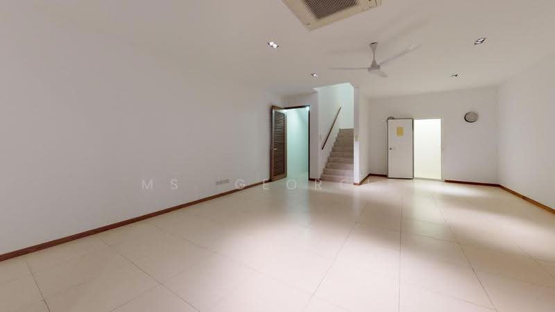 Luxurious Bungalow with Private Pool in Orchard Vicinity — photo 14