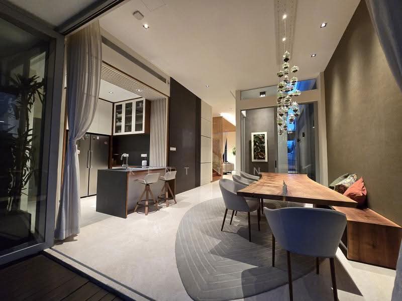Beyond Luxury — A Rare Masterpiece of Space, Light & Tranquility! — photo 5