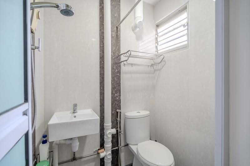 315 Clementi Avenue 4 — photo 9
