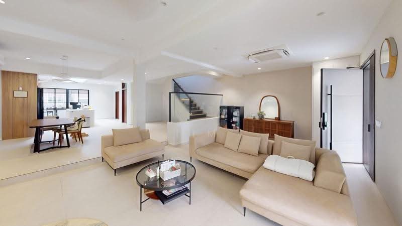 Beautifully Renovated 2sty Terrace — photo 1