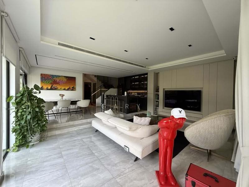 Hillview Ave, Hill Cres, Hillview Dr, Hillview Way — photo 2